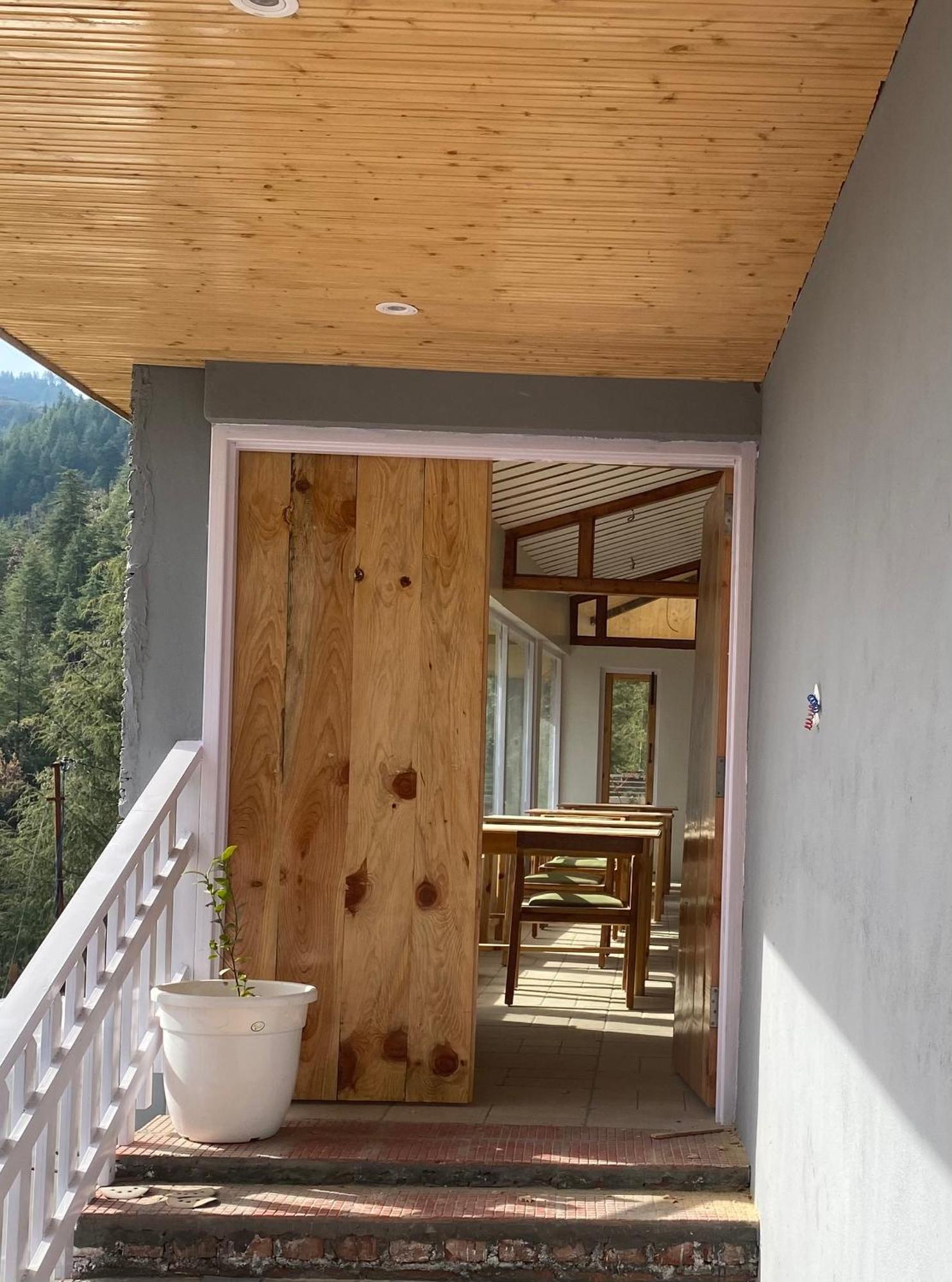 Ilika Resort Chakrāta Exteriör bild
